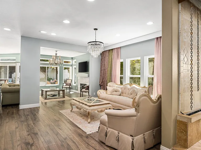 8212 E White Fir Ln — Photo 6