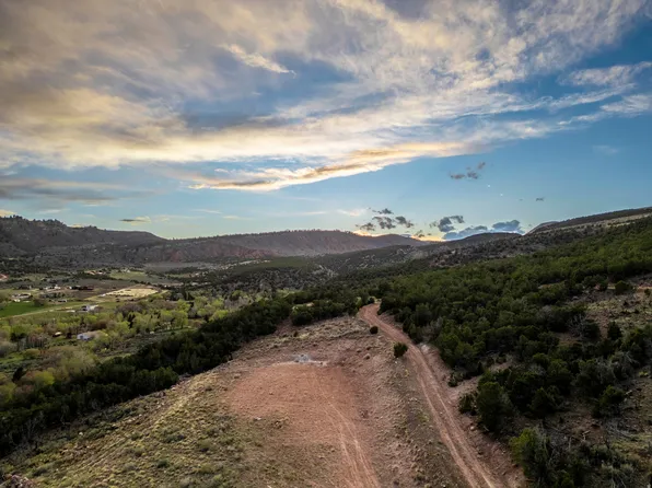 8094 Red Cloud Loop Rd, Vernal, UT 84078