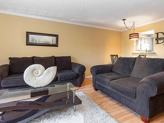 4th image of 4019 Blendon Point Dr #56B