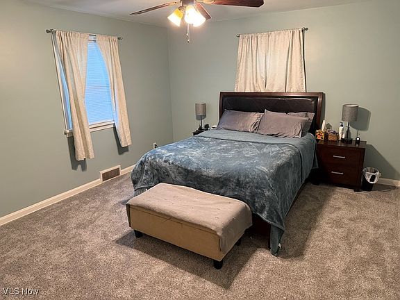 3rd image of 2745 Myrtle Ave NW