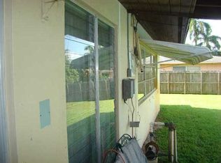 725 Ixora Ln, Plantation, FL 33317