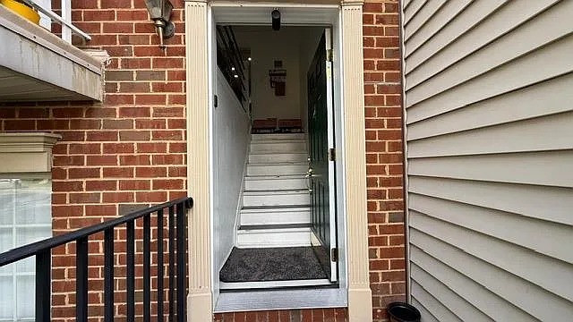 30 Holly St — Photo 2