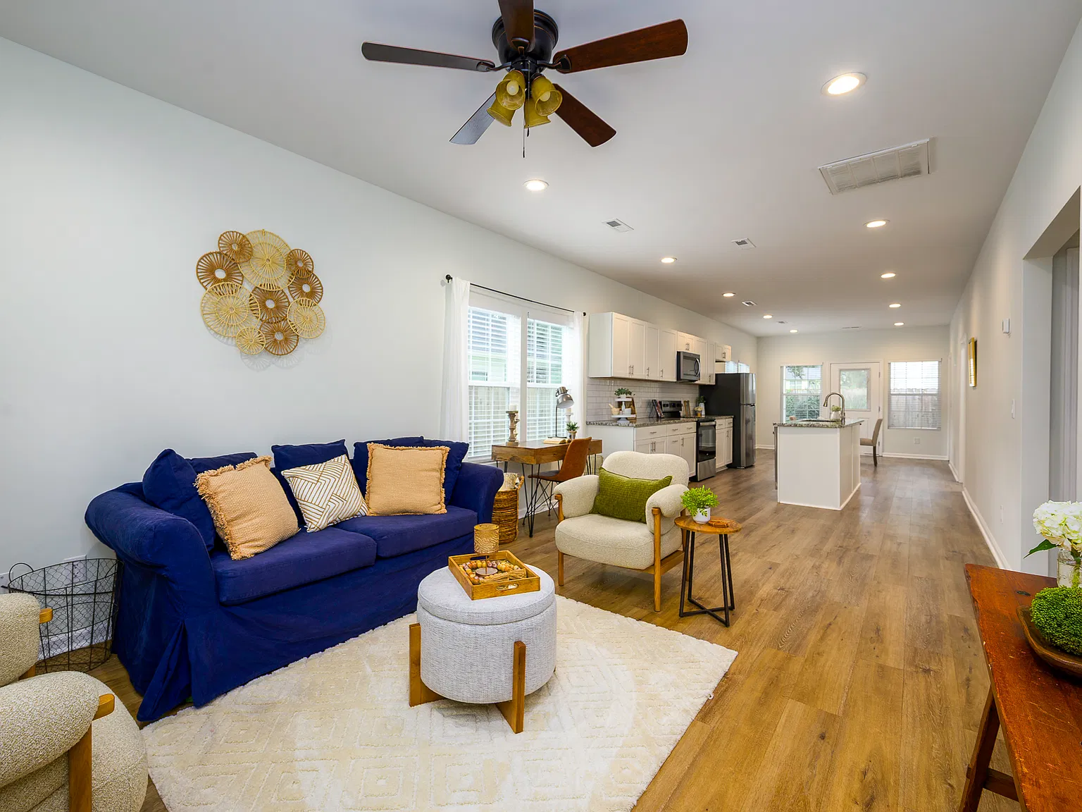 3 bed, 1400 sqft, $2,500 — Photo 4