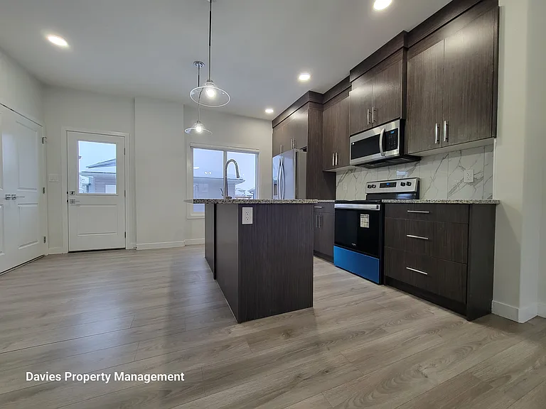9475 Colak Ln SW — Photo 2