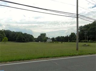 4501 N Twin Valley Rd, Elverson, PA 19520