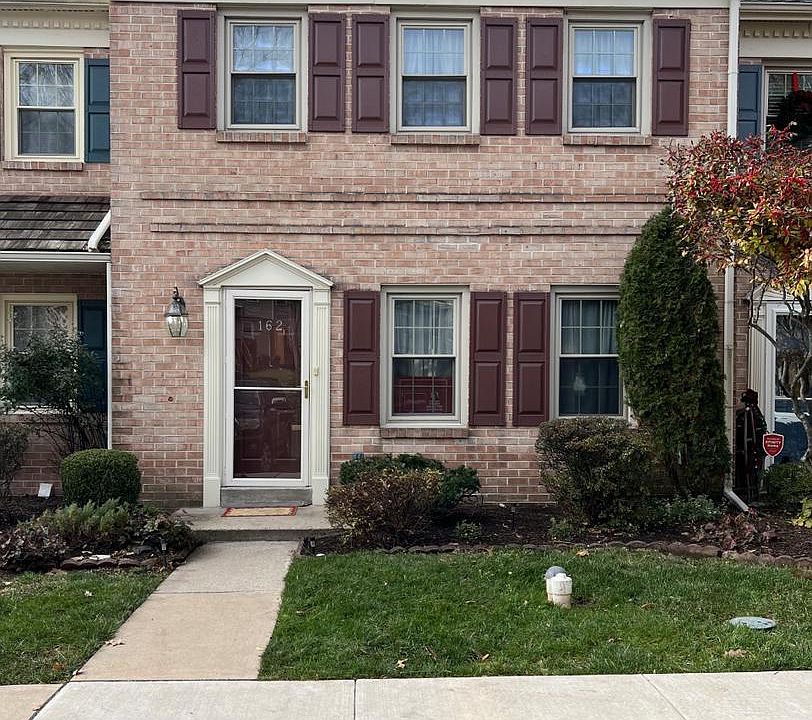 1st image of 162 Lafayette Ct