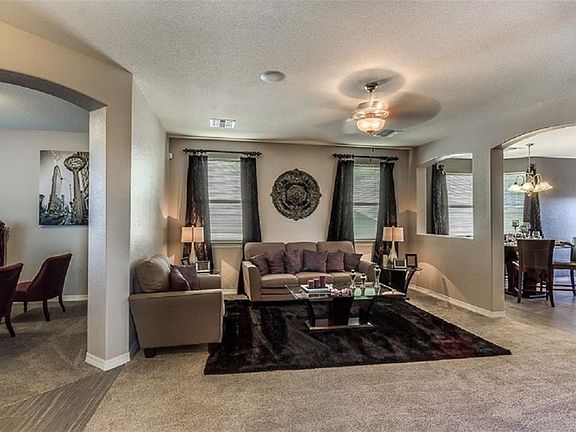 2nd image of 104 N Manzanita Dr