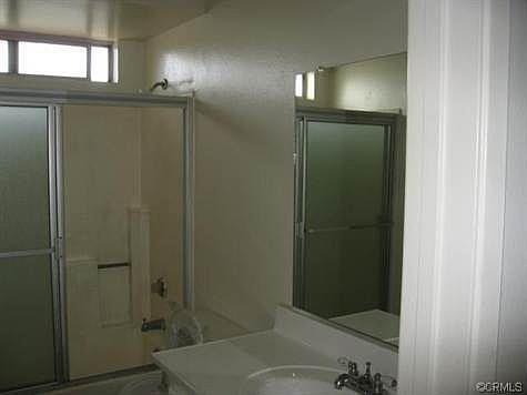 4th image of 5561 Sultana Ave APT 3D