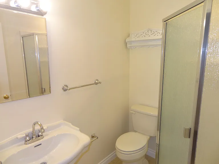 2305 NE 89th St — Photo 9