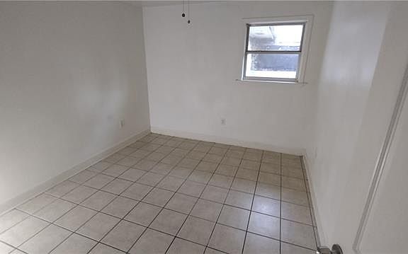 4th image of 3525 Jackson Blvd #1/2