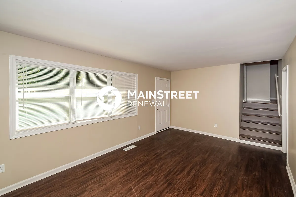 Living Room - 1128 Lay Dr