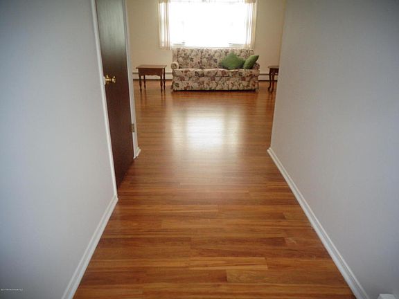 3rd image of 16 Cardiff Ct