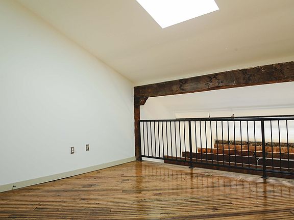 3rd image of 203 Hull St APT 22W