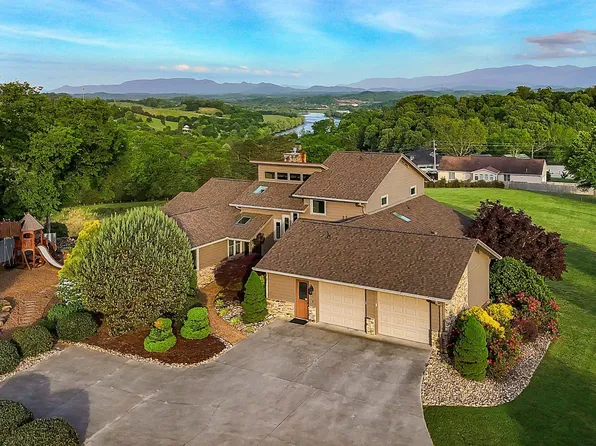 753 Gates Ln, Kodak, TN 37764