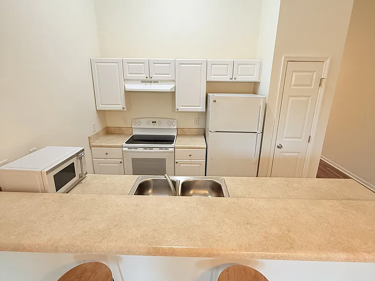 1280 White Tree Ln #H — Photo 7