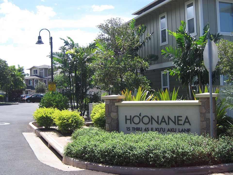 Hoonaunea Entrance