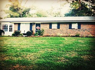 37 Hollis Dr, Newton, AL 36352