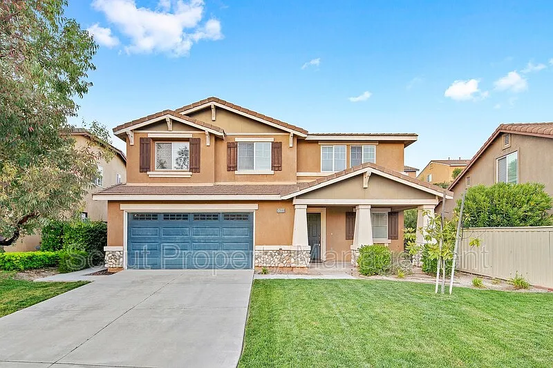 4 bed, 2.5 bath, 2648 sqft, $3,295 — Photo 1