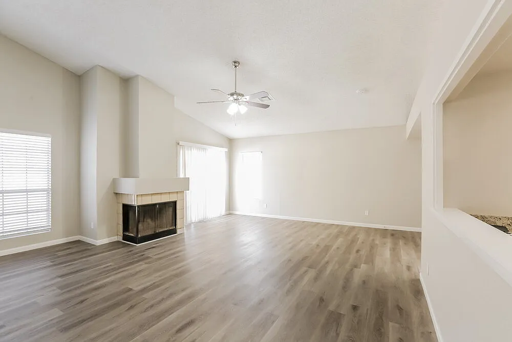 3 bed, 2.0 bath, 1763 sqft, $2,670 — Photo 3