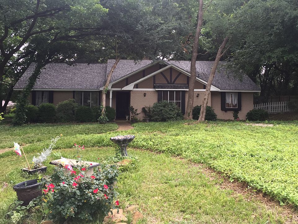 1st image of 318 Willow Creek Ln