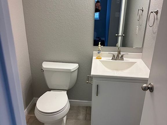 5th image of 2803 Rockridge Ct APT 9