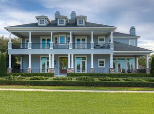 555 Bayview Dr, Belleair, FL 33756