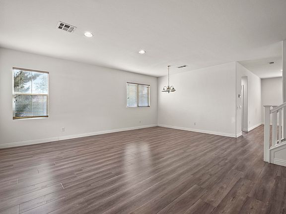 4th image of 43635 Dana Dr