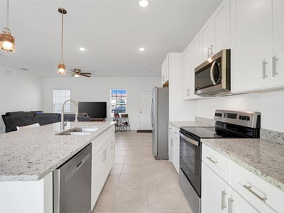 3rd image of 15475 SW 23rd Avenue Rd