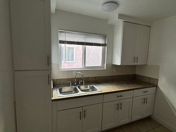 2nd image of 3118-3124 Wabash Ave #3124-01