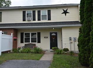 459 Crosswinds Dr, Lititz, PA 17543