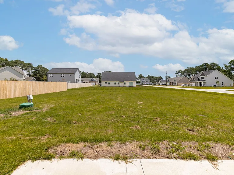 300 Waylon Way — Photo 27