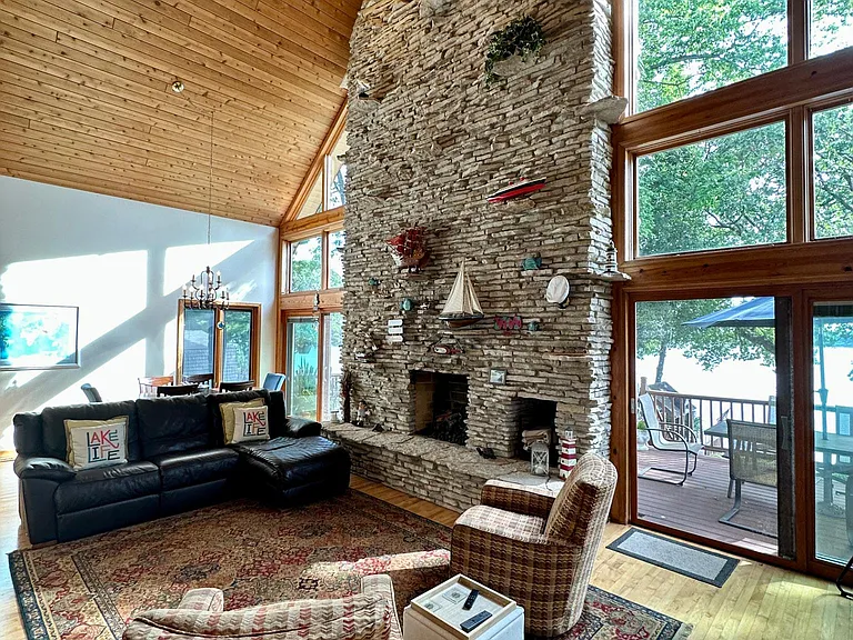 4106 W Lake Shore Dr — Photo 2