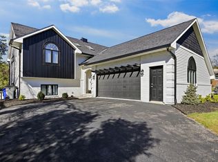 2009 Memorial Dr SE, Cedar Rapids, IA 52403