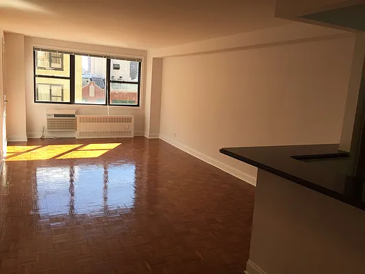 Rented by Metropolis Real Estate of Manhattan | media 6