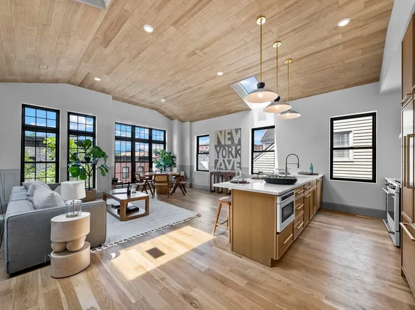 166 New York Avenue 2 image 3 of 41
