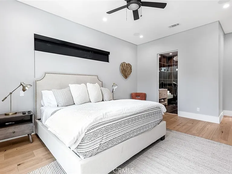 12606 Emelita St — Photo 19