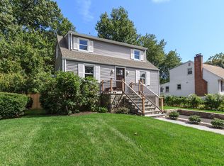 40 Chatham Dr, Norwalk, CT 06854