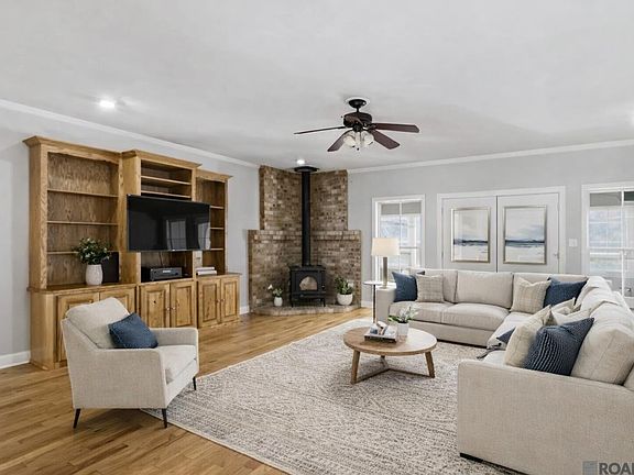 5th image of 10375 Old Field Rd