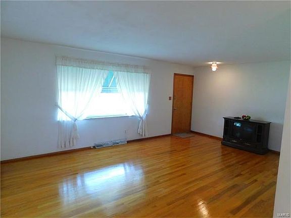 5th image of 3139 Princeton Dr