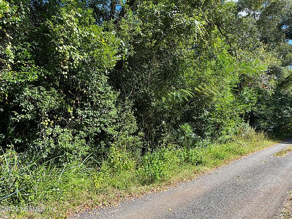 4th image of 112 B Street