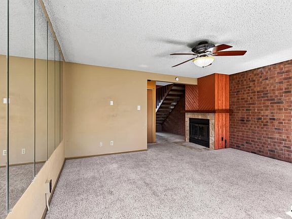 3rd image of 2105 Chatalet Ln APT G