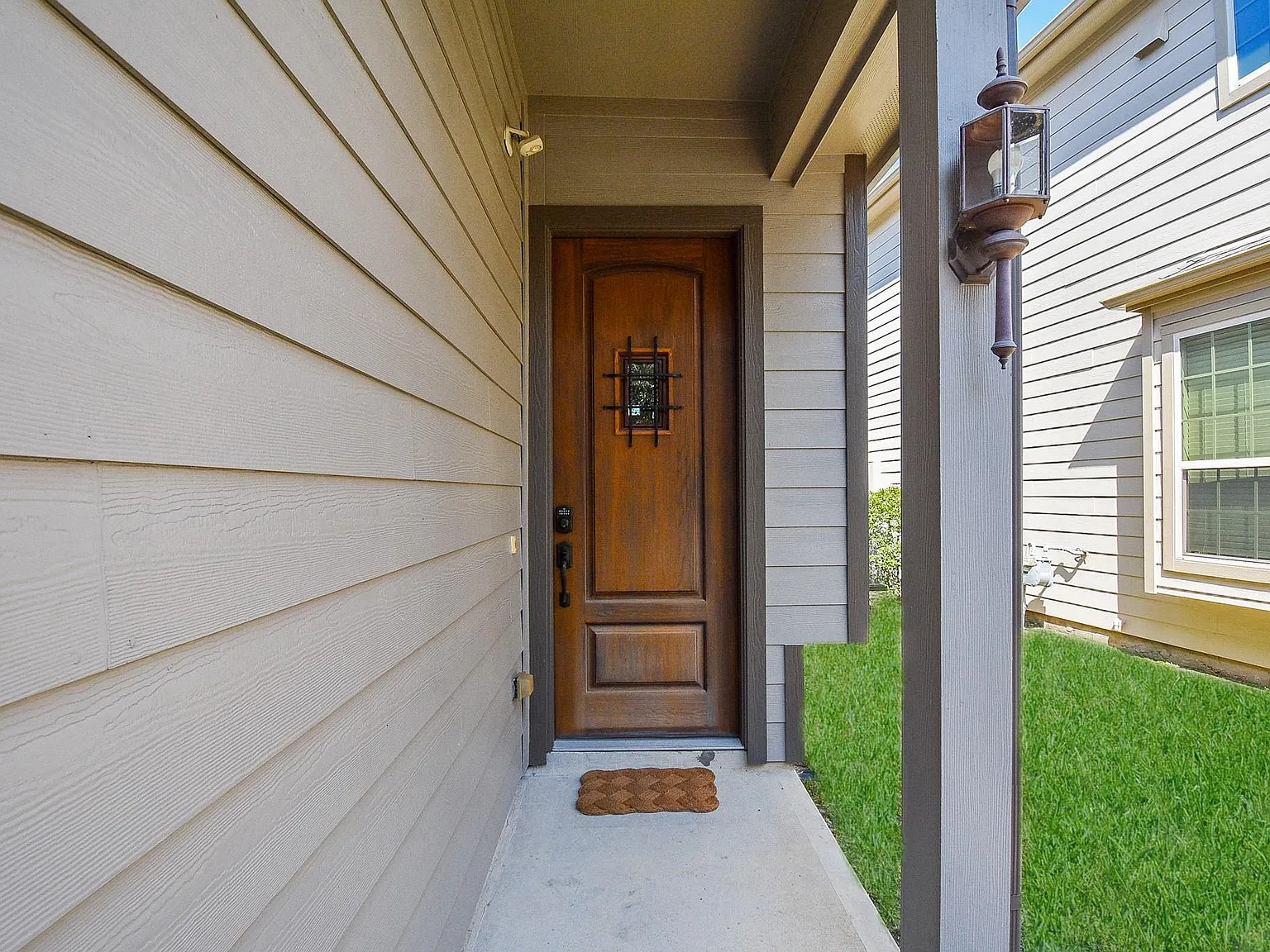 3 bed, 2.5 bath, 1657 sqft, $2,495 — Photo 2
