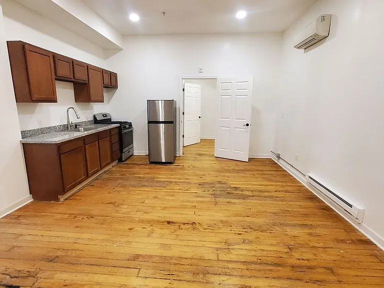 The Berm - 2001 10th Ave (24 Units Luxury Apartments) — Photo 24