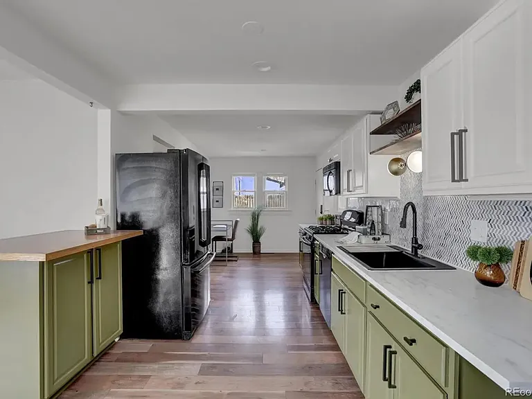 1120 W Colorado Ave — Photo 15