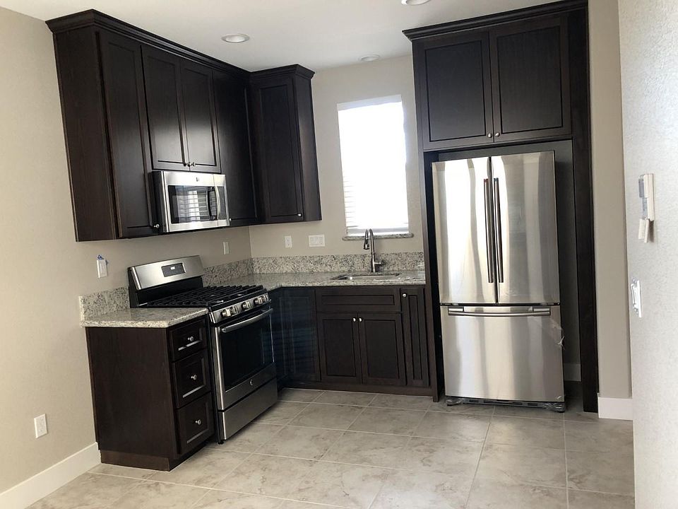 2nd image of 604 W Waterman Dr #606