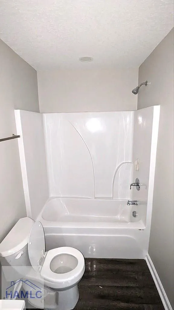 2 bed, 2.0 bath, 962 sqft, $1,550 — Photo 2