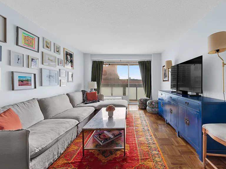 300 E 40th St #29N — Photo 1