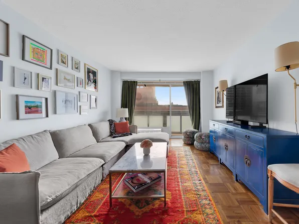 300 E 40th St, New York, NY
