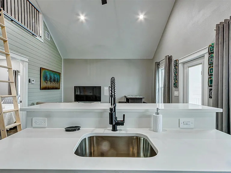 1040 Johnson Rd — Photo 17