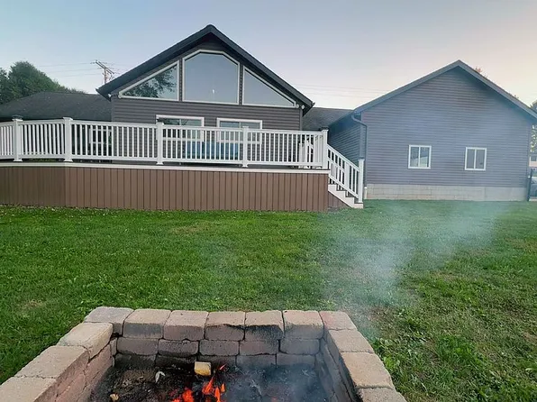 6093 Locust Ln SW, Sherrodsville, OH 44675